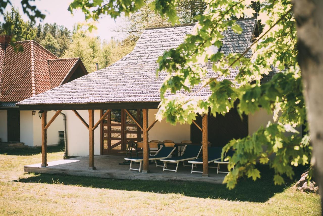 Hotel Viesu Nams Melnsils Exteriér fotografie