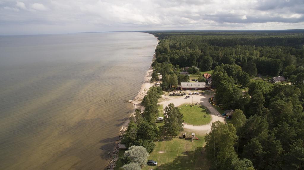 Hotel Viesu Nams Melnsils Exteriér fotografie